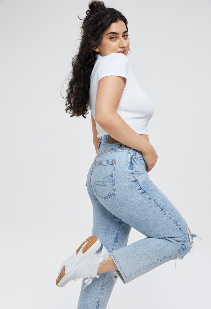 Get to Know: Mom Jeans for Women - #AEJeans