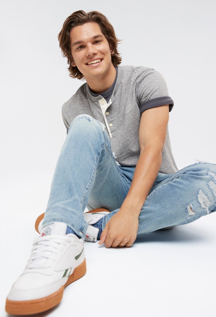 Jeans That Look Good With Sneakers, Our Blog