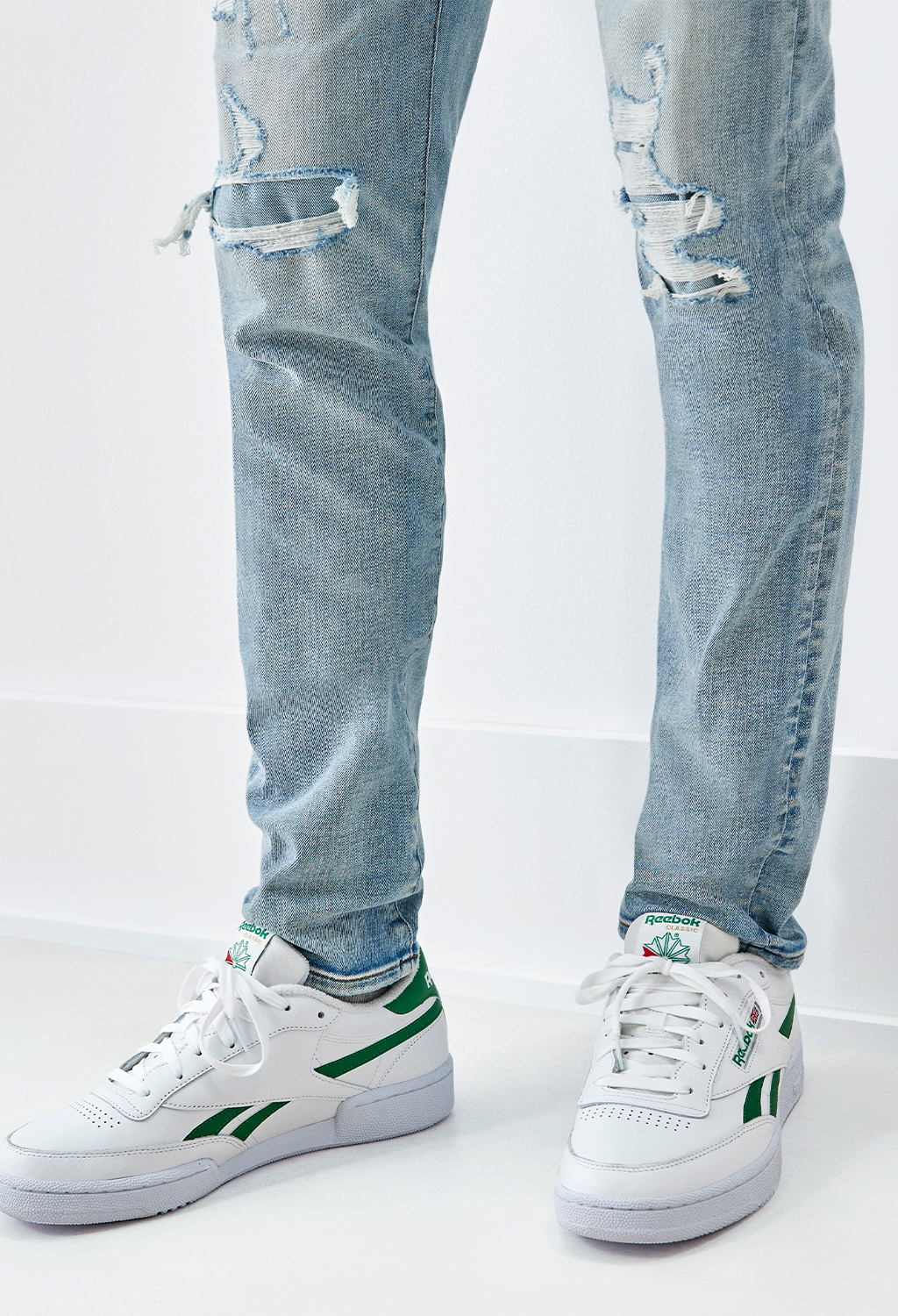 Best jeans cheap with sneakers