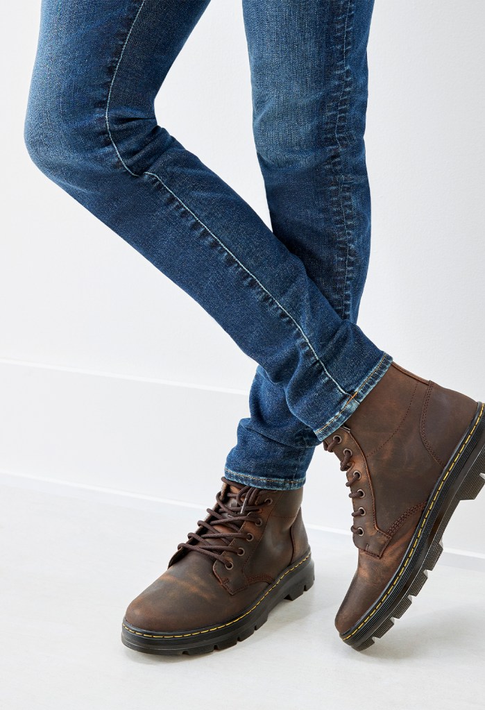 American Eagle skinny jeans with brown boots
