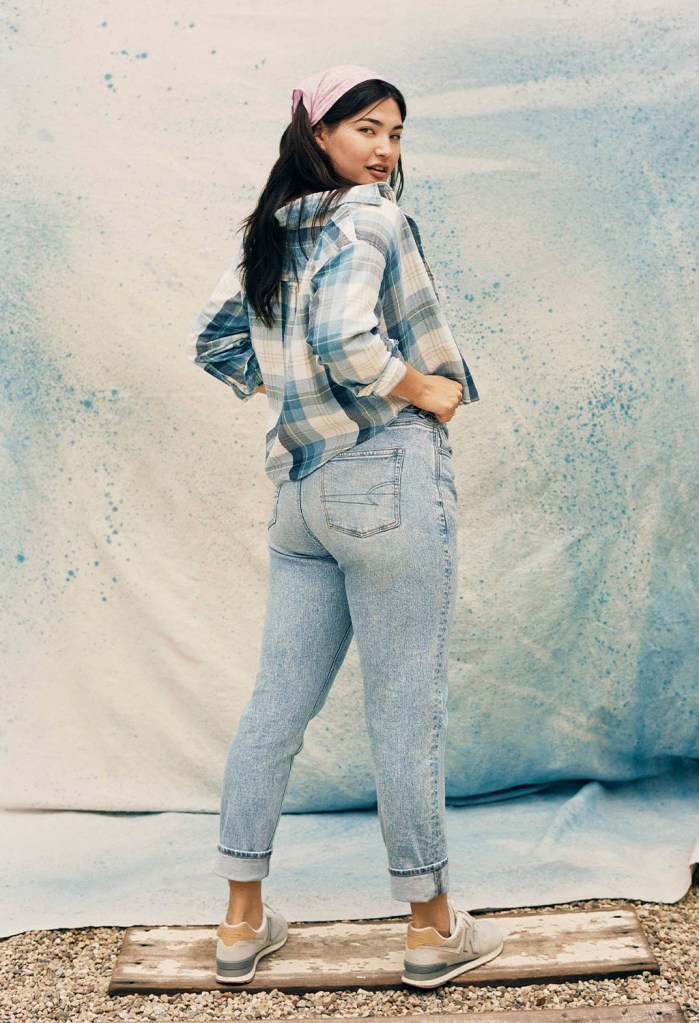 Get To Know: Strigid Mom Jeans - #AEJeans