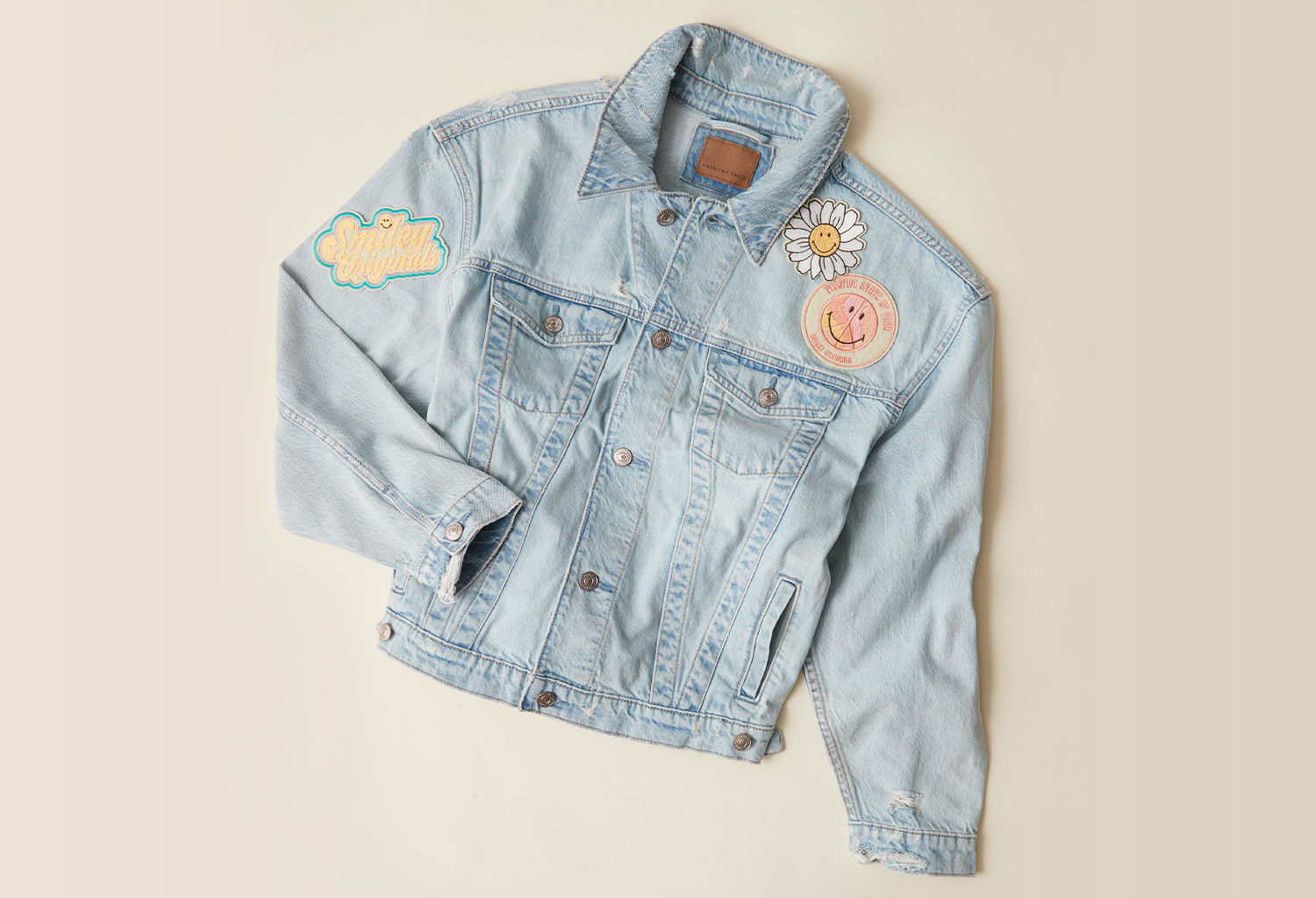 Cool Iron-On Patches to Customize a Denim Jacket