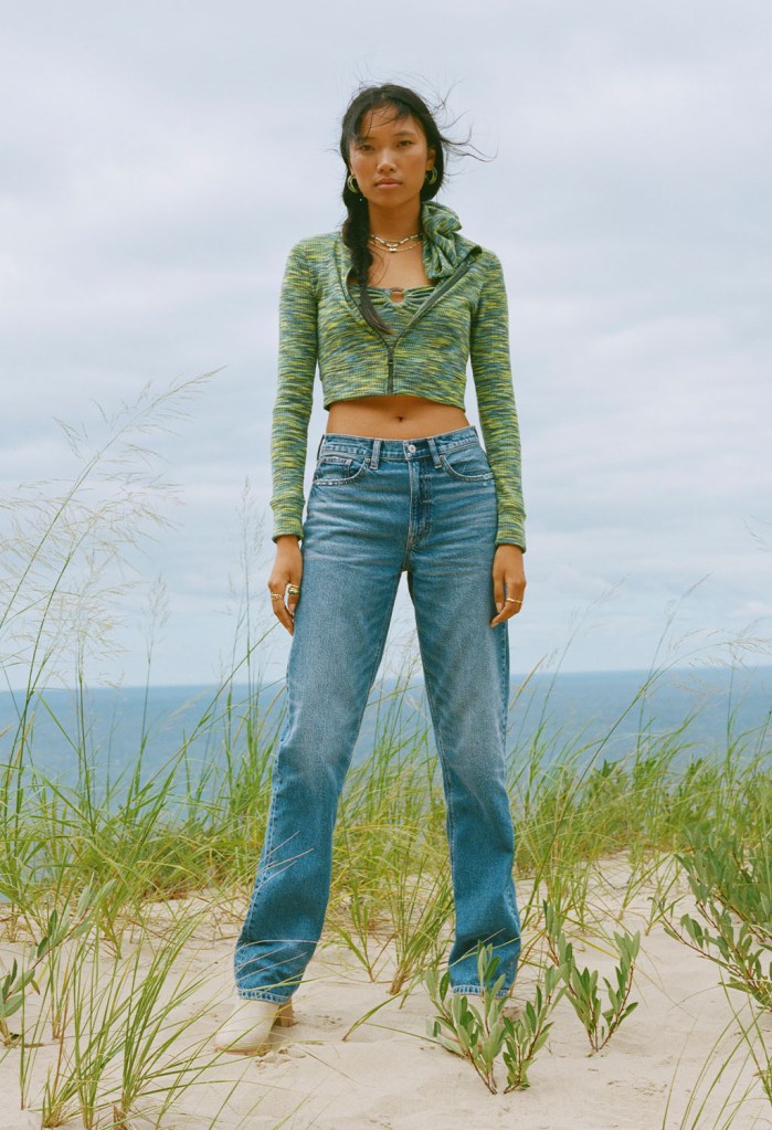 Best '90s Jeans for Spring - '90s-Inspired Denim Styles 2023