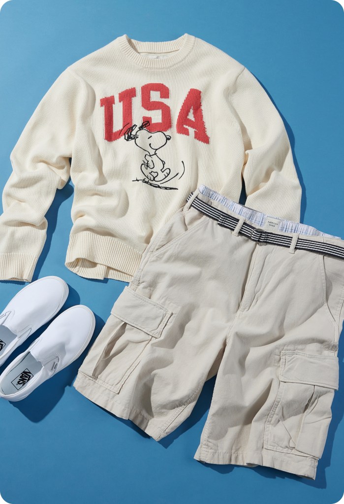 summer outfit of USA Snoopy sweatshirt and khaki shorts from american eagle
